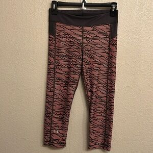 Under Armour Women Cropped Gray Geometric Pattern Orange Leggings Size Small